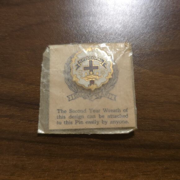 EPISCOPAL SECOND YEAR LAPEL PIN ENAMELED - Picture 2 of 4